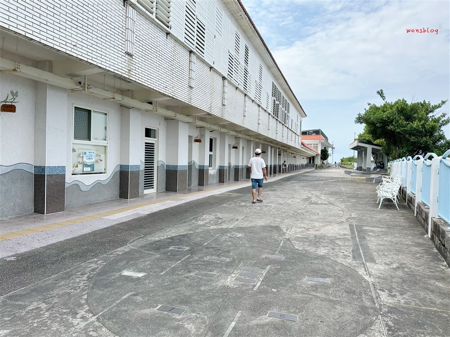 新北瑞芳。濂洞國小、黃金瀑布，帶你玩室內超長海景溜滑梯外，還能順遊欣賞奇特自然景觀的黃金瀑布 @雯雯的玩樂地圖