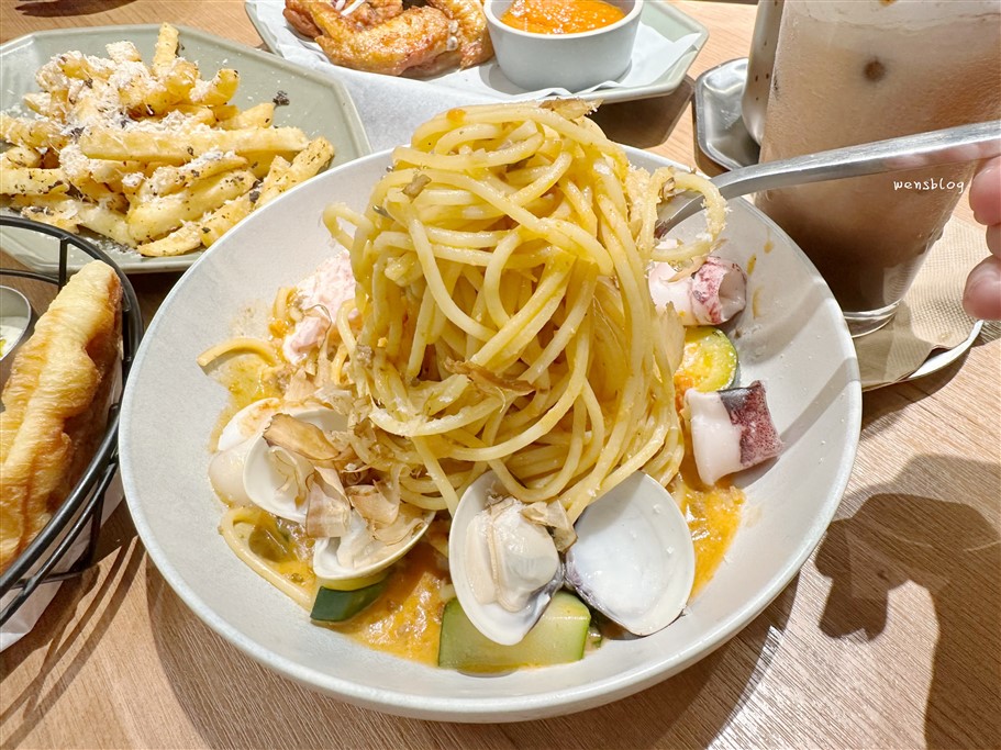 桃園。CAFE STAY,獨棟透明玻璃屋、旋轉樓梯,設計感十足 @雯雯的玩樂地圖 桃園。CAFE STAY,獨棟透明玻璃屋、旋轉樓梯,設計感十足 @雯雯的玩樂地圖