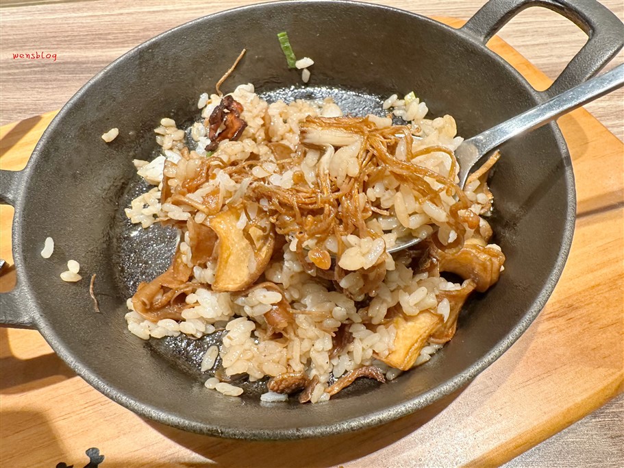 桃園中壢。北村豆腐家青埔大全聯店，韓式小菜無限供應，餐後還有免費霜淇淋 @雯雯的玩樂地圖