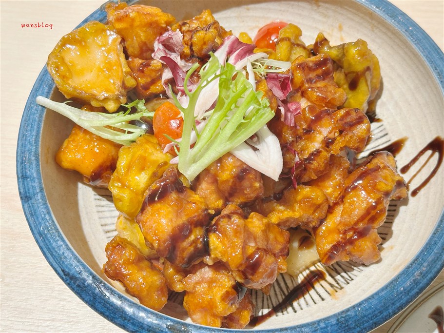 桃園。旅人咖啡館力行店，用餐環境舒適，濃濃藝術氣息 @雯雯的玩樂地圖