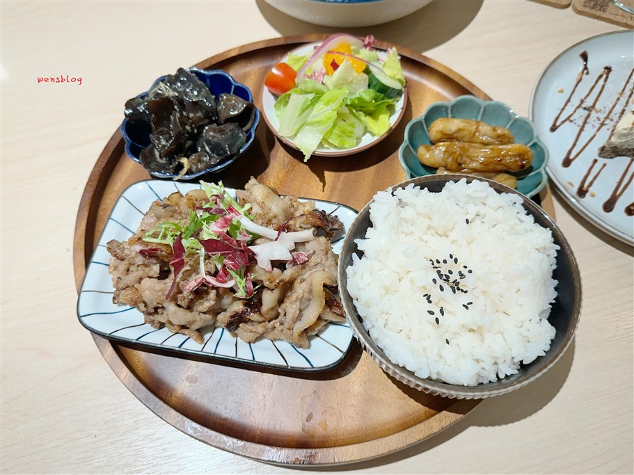 桃園。旅人咖啡館力行店，用餐環境舒適，濃濃藝術氣息 @雯雯的玩樂地圖