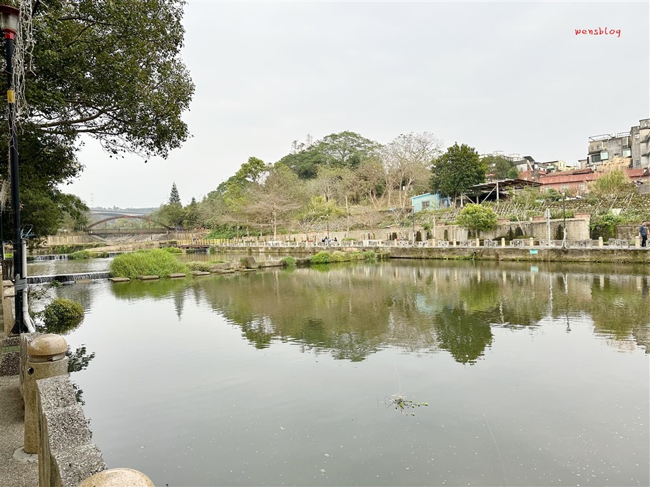 新竹關西。牛欄河親水公園、東安古橋，步道平緩好走，老少皆宜，還有必拍古色古香的歷史古蹟 @雯雯的玩樂地圖
