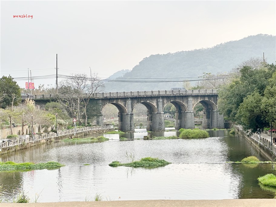 新竹關西。牛欄河親水公園、東安古橋，步道平緩好走，老少皆宜，還有必拍古色古香的歷史古蹟 @雯雯的玩樂地圖