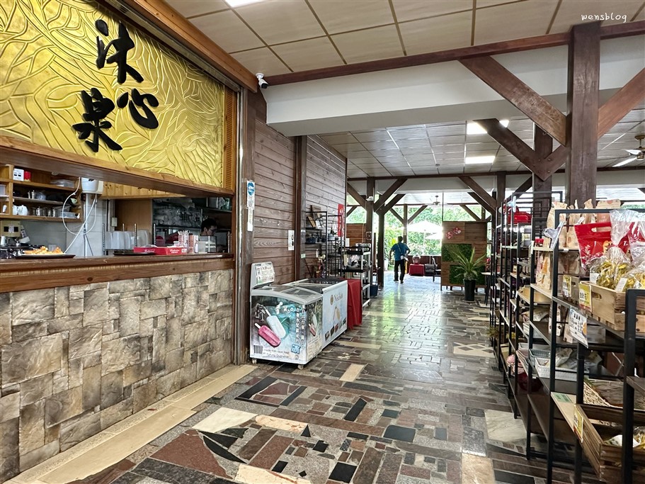 台中新社。沐心泉休閒農場，初夏限定~滿山滿谷的繡球花海，黃澄澄的金針花，直接拍好拍滿 @雯雯的玩樂地圖