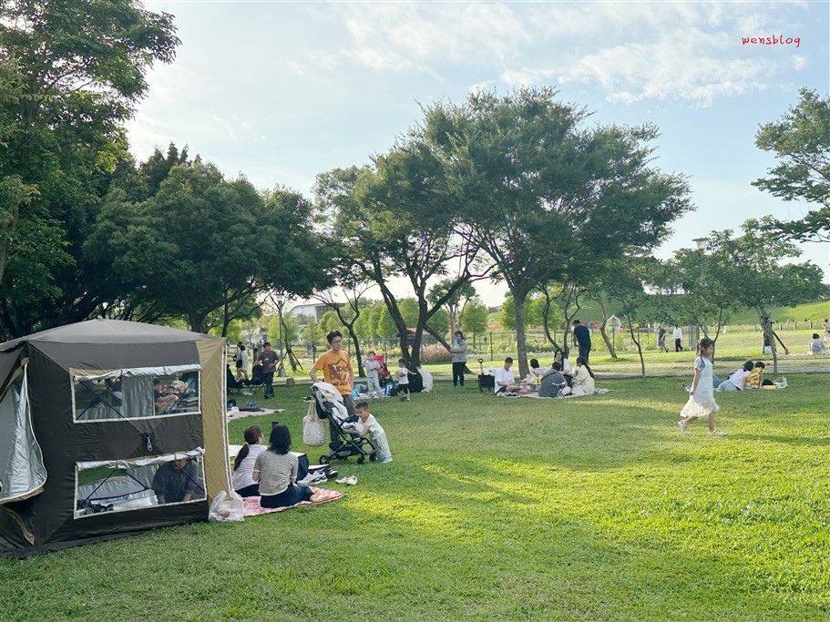 台中后里。后里環保公園，從原本的垃圾場搖身一變成為美麗的公園，賞花、放電一次滿足 @雯雯的玩樂地圖