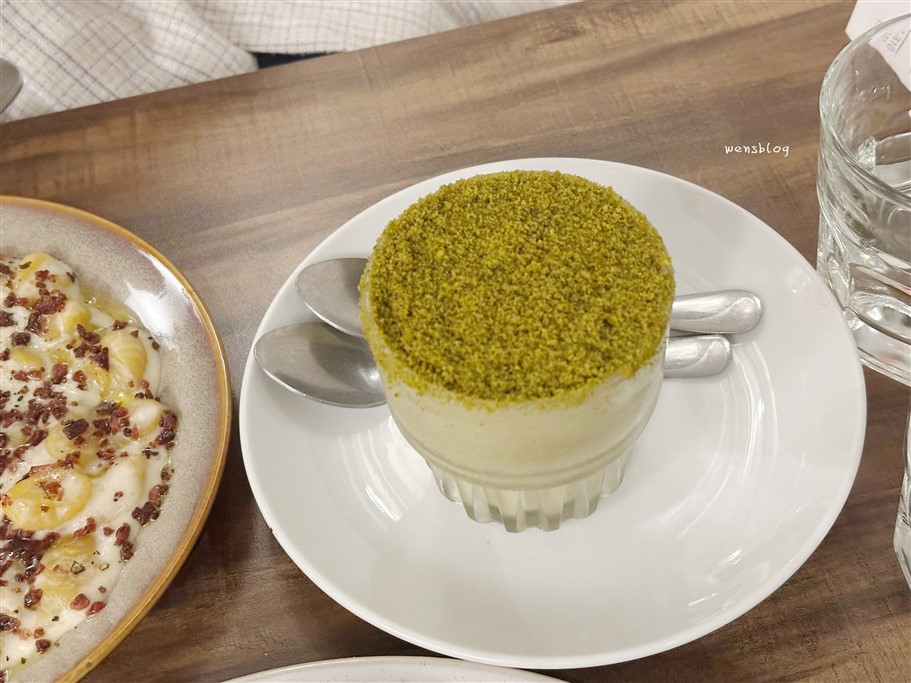桃園。Piatto bianco 皮亞托披薩餐酒，體驗義大利美食的魅力，主推手工窯烤PIZZA @雯雯的玩樂地圖