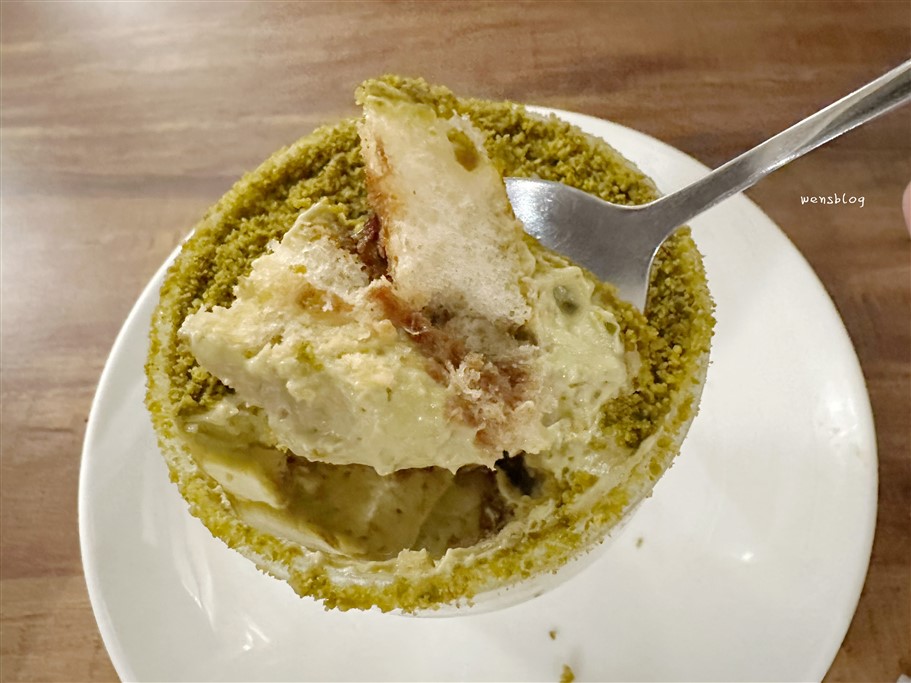 桃園。Piatto bianco 皮亞托披薩餐酒，體驗義大利美食的魅力，主推手工窯烤PIZZA @雯雯的玩樂地圖
