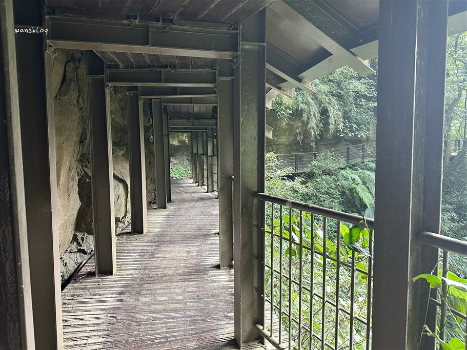 嘉義梅山。龍宮瀑布，穿越古道，邂逅大自然的奇景，近距離的感受氣勢磅礴的瀑布 @雯雯的玩樂地圖