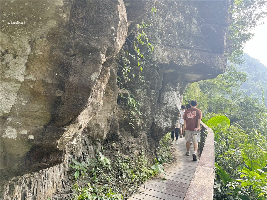 嘉義梅山。龍宮瀑布,穿越古道,邂逅大自然的奇景,近距離的感受氣勢磅礴的瀑布 @雯雯的玩樂地圖 嘉義梅山。龍宮瀑布,穿越古道,邂逅大自然的奇景,近距離的感受氣勢磅礴的瀑布 @雯雯的玩樂地圖