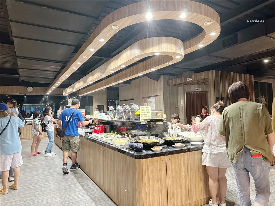 桃園。艾佳牛排館，排餐最低320元，即享超過70種菜色的自助百匯吧 @雯雯的玩樂地圖