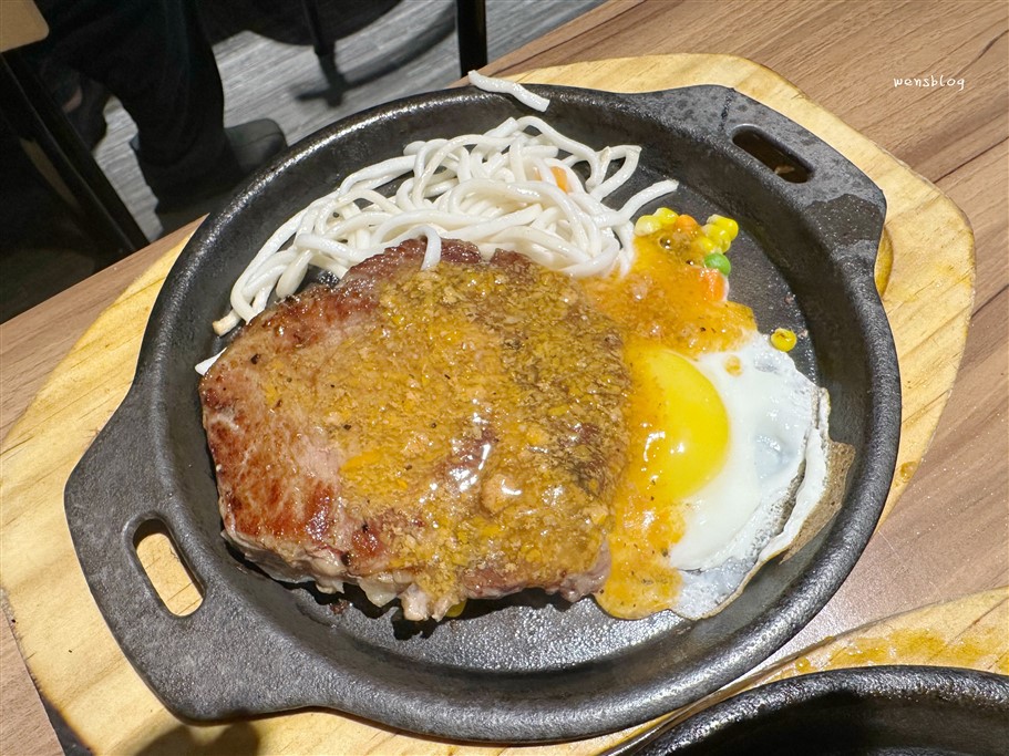桃園。艾佳牛排館，排餐最低320元，即享超過70種菜色的自助百匯吧 @雯雯的玩樂地圖
