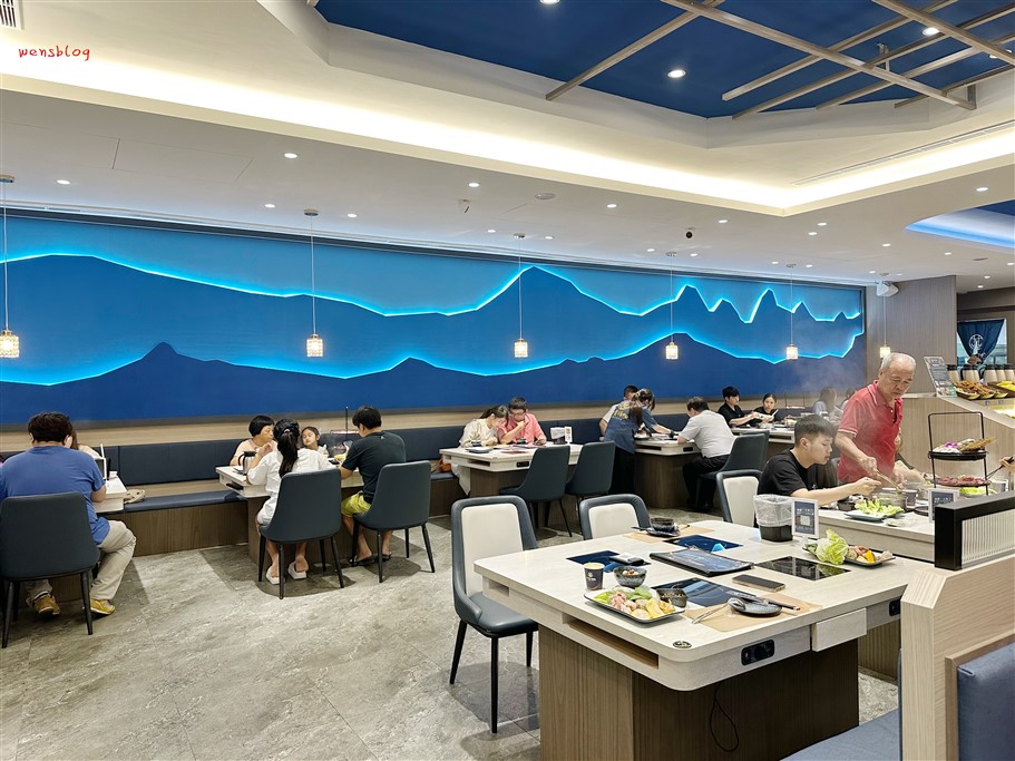 桃園中壢。井賀鍋物中壢店,豐富多樣自助吧,還把整台的棉花糖機搬進來,是不是有點狂~ @雯雯的玩樂地圖 桃園中壢。井賀鍋物中壢店,豐富多樣自助吧,還把整台的棉花糖機搬進來,是不是有點狂~ @雯雯的玩樂地圖