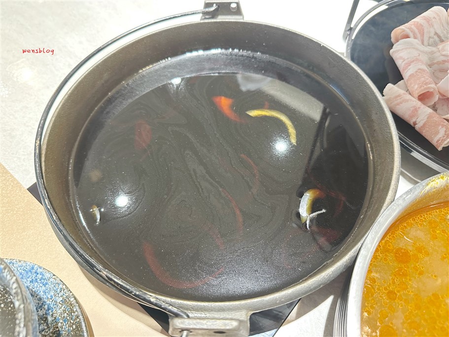 桃園中壢。井賀鍋物中壢店,豐富多樣自助吧,還把整台的棉花糖機搬進來,是不是有點狂~ @雯雯的玩樂地圖 桃園中壢。井賀鍋物中壢店,豐富多樣自助吧,還把整台的棉花糖機搬進來,是不是有點狂~ @雯雯的玩樂地圖
