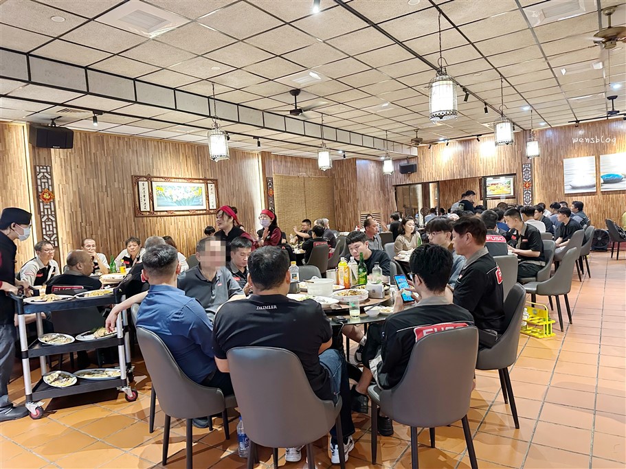 桃園中壢。大稻鼎臺式餐館，工業區裡的熱門熱炒店，座位多、餐點選擇多、出餐快 @雯雯的玩樂地圖