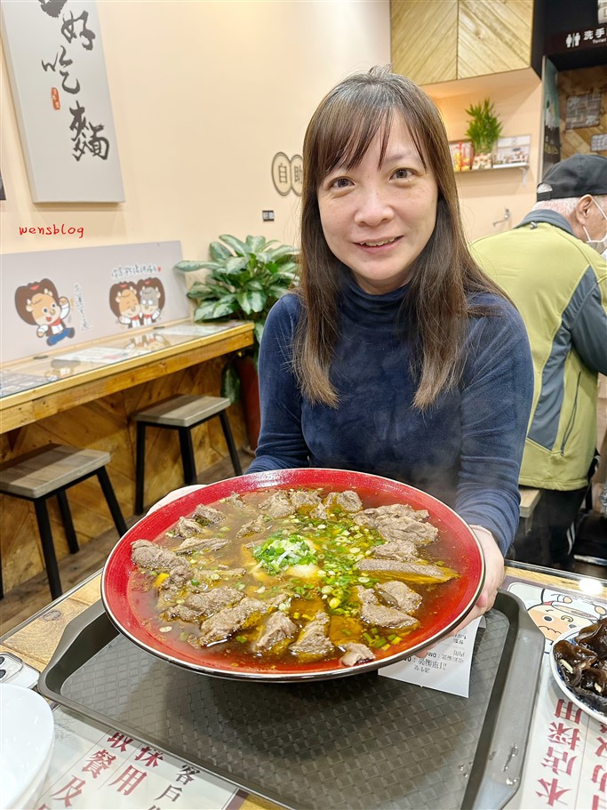桃園中壢。清牛堂清燉牛肉麵中壢店,清甜溫和順口湯頭讓人唇齒留香,搭配肉量十足的牛肋條,吃了超級滿足 @雯雯的玩樂地圖 桃園中壢。清牛堂清燉牛肉麵中壢店,清甜溫和順口湯頭讓人唇齒留香,搭配肉量十足的牛肋條,吃了超級滿足 @雯雯的玩樂地圖