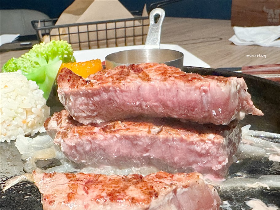 桃園中壢。慕特牛排中原店，新開幕~品質佳、肉質軟嫩多汁，薯條還可以無限續 @雯雯的玩樂地圖