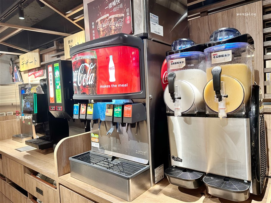 桃園中壢。和牛涮日式鍋物放題中壢元化店，主打和牛三吃、加上豐富多樣化選擇的自助吧，肉控來這裡真的會失控 @雯雯的玩樂地圖