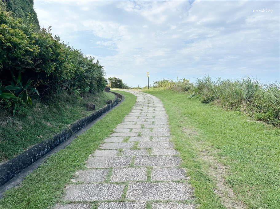 新北貢寮。龍洞灣岬步道,欣賞臨海矗立的巨石與壯麗的海岸景色,步道平緩好走容易達陣 @雯雯的玩樂地圖 新北貢寮。龍洞灣岬步道,欣賞臨海矗立的巨石與壯麗的海岸景色,步道平緩好走容易達陣 @雯雯的玩樂地圖