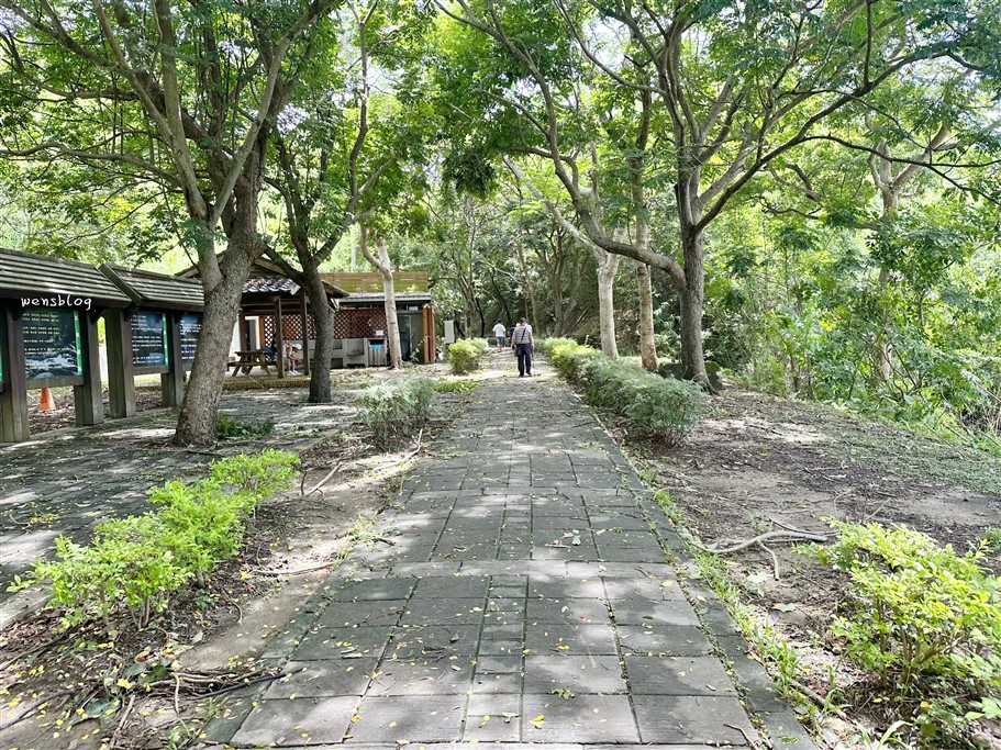 苗栗。功維敘隧道，貓貍山公園內，有著百年歷史，五彩繽紛的古蹟隧道 @雯雯的玩樂地圖