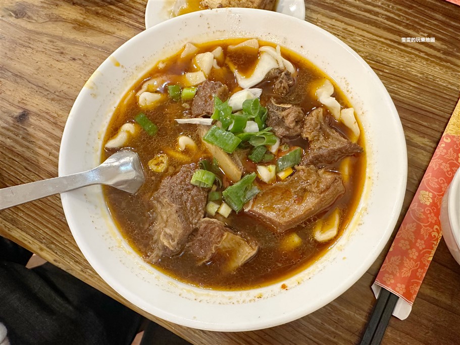 新竹新豐。老兄牛肉麵,新豐雙強牛肉麵稱號,在地人也大推,重口味愛好者千萬別錯過 @雯雯的玩樂地圖 新竹新豐。老兄牛肉麵,新豐雙強牛肉麵稱號,在地人也大推,重口味愛好者千萬別錯過 @雯雯的玩樂地圖
