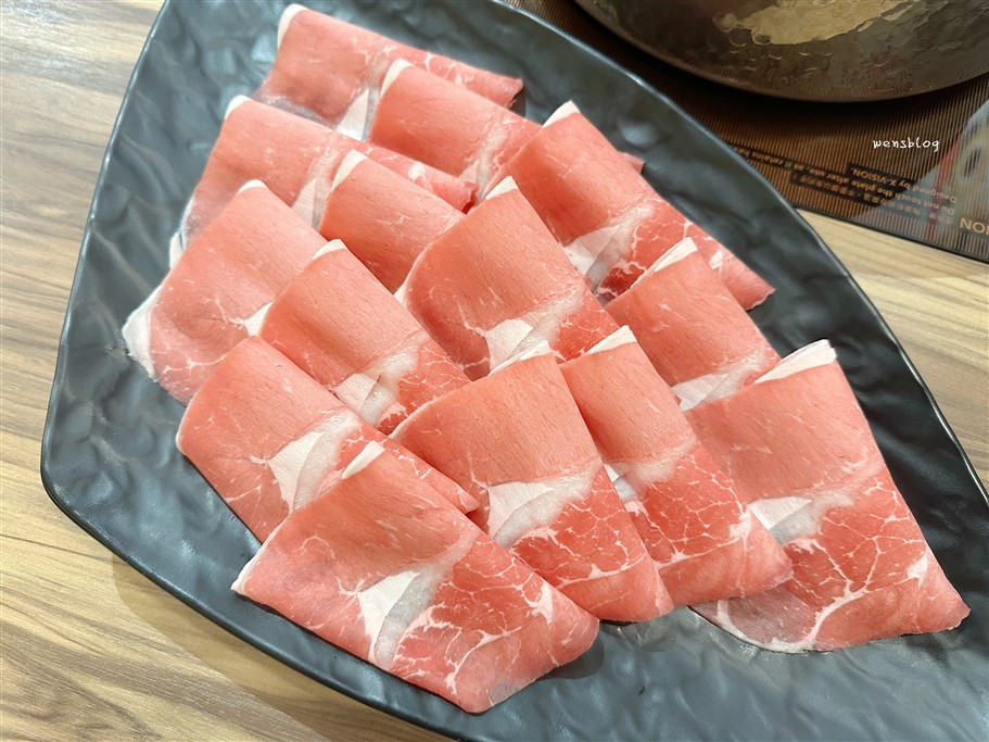 桃園中壢。桃鍋物,鄰近SOGO百貨,最低398元起即可享蔬食自助吧吃到飽 @雯雯的玩樂地圖 桃園中壢。桃鍋物,鄰近SOGO百貨,最低398元起即可享蔬食自助吧吃到飽 @雯雯的玩樂地圖