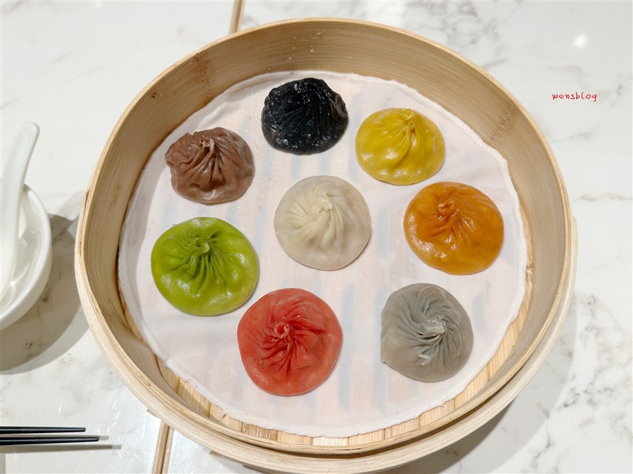 桃園中壢。樂天皇朝桃園大江店,大江新開幕~招牌特色8色小籠包,吸睛又好拍照 @雯雯的玩樂地圖 桃園中壢。樂天皇朝桃園大江店,大江新開幕~招牌特色8色小籠包,吸睛又好拍照 @雯雯的玩樂地圖