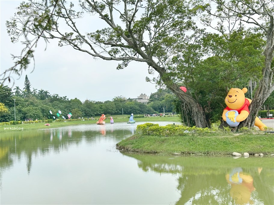 嘉義。2026光織影舞,小熊維尼100週年主題,北香湖公園療癒登場 @雯雯的玩樂地圖 嘉義。2026光織影舞,小熊維尼100週年主題,北香湖公園療癒登場 @雯雯的玩樂地圖