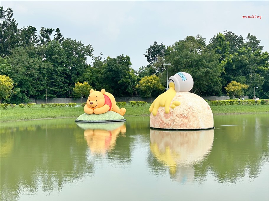 嘉義。2026光織影舞,小熊維尼100週年主題,北香湖公園療癒登場 @雯雯的玩樂地圖 嘉義。2026光織影舞,小熊維尼100週年主題,北香湖公園療癒登場 @雯雯的玩樂地圖