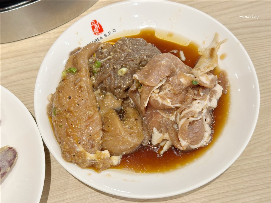 桃園中壢。高麗園銅盤烤肉大江市場，銅盤烤肉吃到飽，還有各式各樣韓式小吃，通通都給你吃好吃滿 @雯雯的玩樂地圖