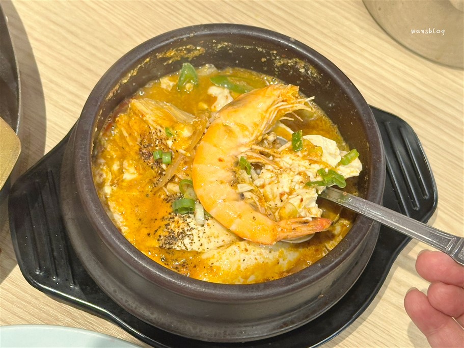桃園中壢。高麗園銅盤烤肉大江市場，銅盤烤肉吃到飽，還有各式各樣韓式小吃，通通都給你吃好吃滿 @雯雯的玩樂地圖