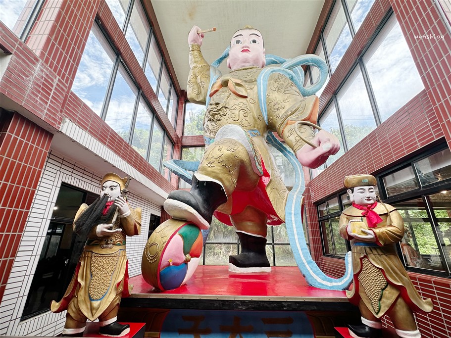 新北石門。金剛宮四面佛,宮廟界迪士尼~有著最多神像的寺廟,還有全臺灣最巨大的臥佛 @雯雯的玩樂地圖 新北石門。金剛宮四面佛,宮廟界迪士尼~有著最多神像的寺廟,還有全臺灣最巨大的臥佛 @雯雯的玩樂地圖