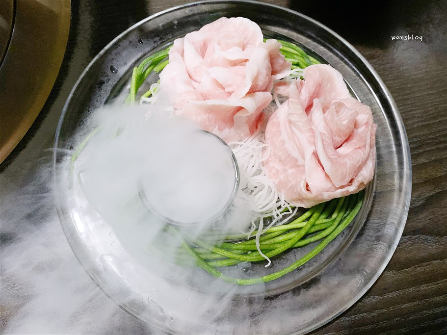 桃園中壢。這一鍋中壢中美殿,中國宮廷風的裝潢,享受精緻份量但卻有飽足感 @雯雯的玩樂地圖 桃園中壢。這一鍋中壢中美殿,中國宮廷風的裝潢,享受精緻份量但卻有飽足感 @雯雯的玩樂地圖