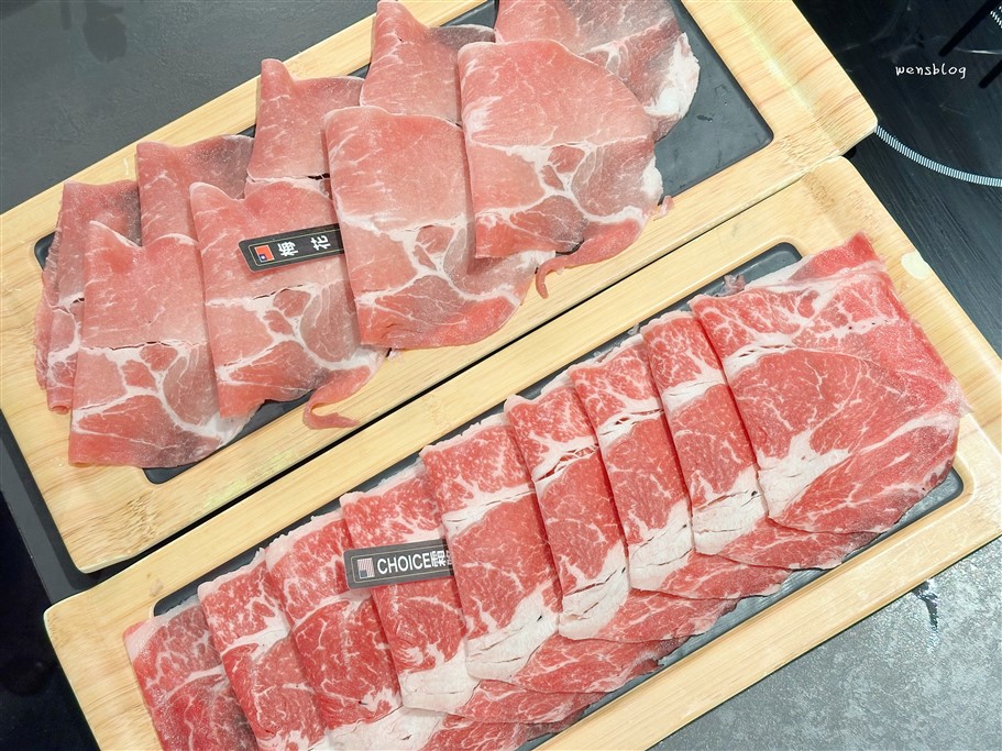 桃園中壢。二旭鍋桃園青埔店，IKEA商場內，主打1人1鍋＋自助吧吃到飽，最低 369 元起 @雯雯的玩樂地圖