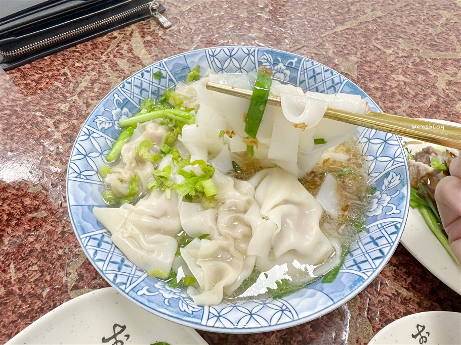 苗栗三義。大家好麵店,在地人推薦的平價好味道,餐點份量很足,吃粗飽沒問題 @雯雯的玩樂地圖 苗栗三義。大家好麵店,在地人推薦的平價好味道,餐點份量很足,吃粗飽沒問題 @雯雯的玩樂地圖