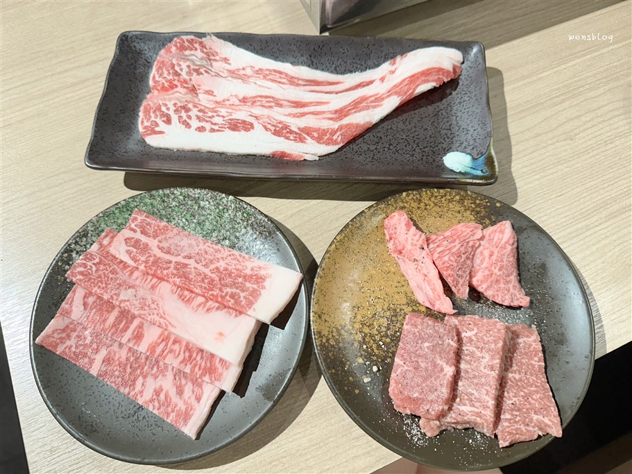 桃園龜山。路易奇電力公司林口塑膠電廠，主打高品質職人現切的肉品，搭配多種沾醬豐富味蕾 @雯雯的玩樂地圖