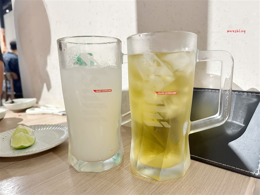 桃園龜山。路易奇電力公司林口塑膠電廠，主打高品質職人現切的肉品，搭配多種沾醬豐富味蕾 @雯雯的玩樂地圖