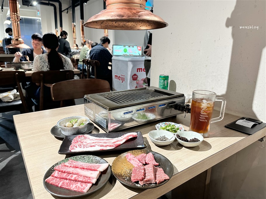 桃園龜山。路易奇電力公司林口塑膠電廠，主打高品質職人現切的肉品，搭配多種沾醬豐富味蕾 @雯雯的玩樂地圖