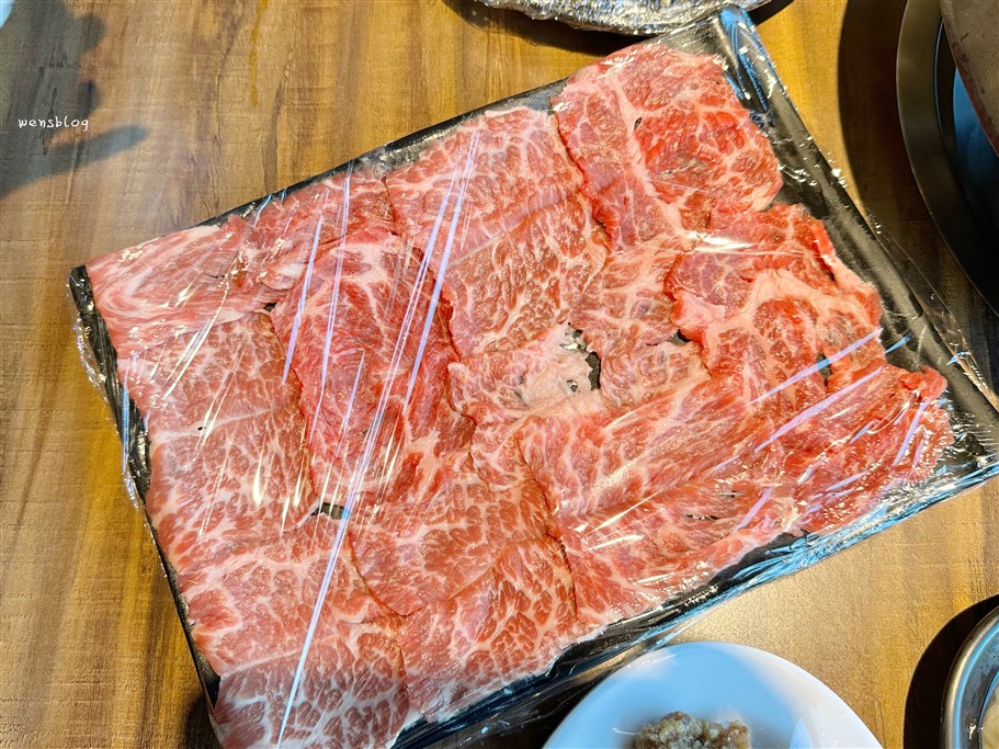 基隆中正區。望海巷石頭火鍋二館，鄰近碧砂漁港，選擇多到讓人會有選擇障礙 @雯雯的玩樂地圖