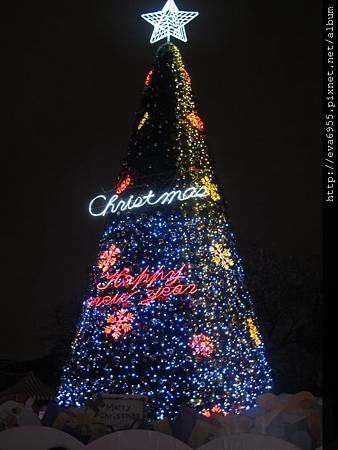 [桃園中壢]1021218中正公園~聖誕樹點燈啦,美美美!!! @雯雯的玩樂地圖