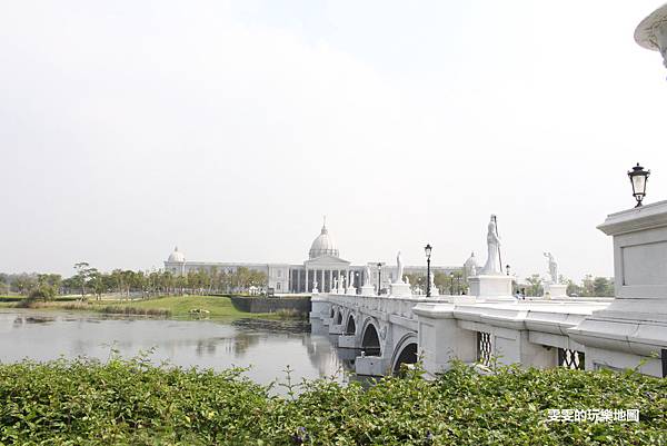 [台南仁德]奇美博物館~眾所矚目新景點,彷彿置身歐洲場景中,入內參觀需線上預約/台南景點/台南旅遊/台南觀光/方便停車 @雯雯的玩樂地圖