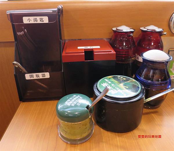 [桃園中壢]くら寿司 藏壽司(中壢店)~來自日本連鎖壽司店,邊吃壽司邊轉扭蛋,歡樂氣氛滿滿/中壢美食/中壢火車站/桃客總站/停車方便 @雯雯的玩樂地圖