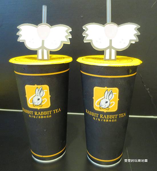 [桃園中壢]兔子兔子茶飲專賣店(中壢sogo店) V.S ANGRY BIRDS JUICE&#038;TEA(中壢元化店)~萌翻天的兔寶寶吸管和童趣的憤怒鳥,你愛哪一個呢/中壢茶飲/sogo百貨(結束營業) @雯雯的玩樂地圖