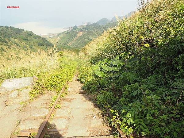 新北瑞芳景點。報時山步道,最容易輕鬆登頂的觀海步道,還能順便品嚐在地隱藏版美食白帶魚米粉湯 @雯雯的玩樂地圖