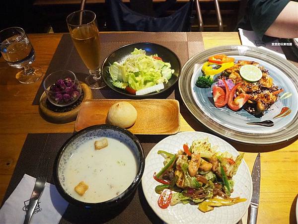 中壢美食。沃德先生烘培餐館，老街溪步道旁，有質感的創意料理店 @雯雯的玩樂地圖