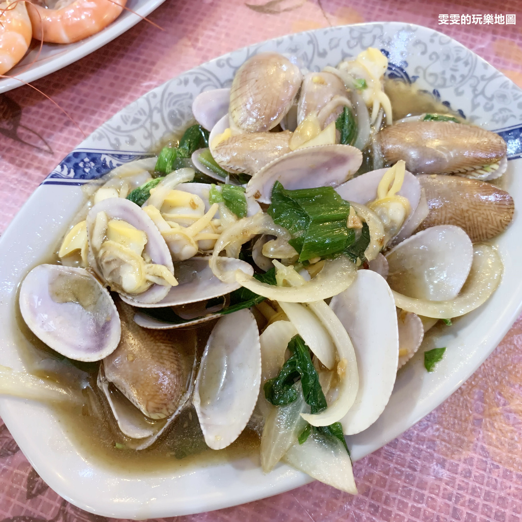 新北美食。主悅海鮮料理，鄰近富基漁港,巷弄內美食，僅假日營業 @雯雯的玩樂地圖