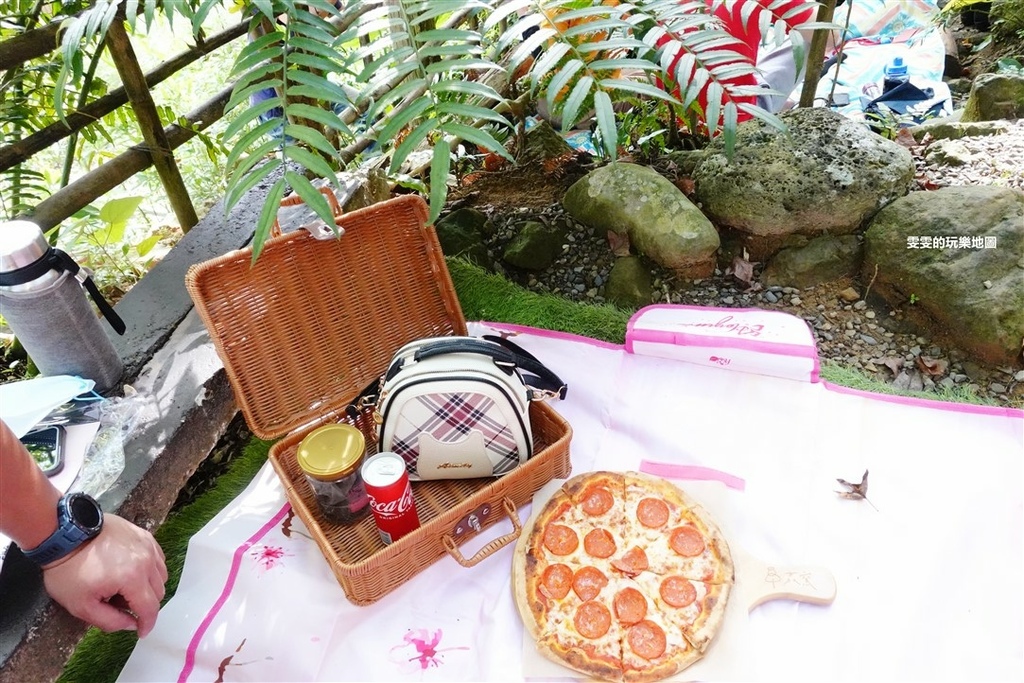 新竹北埔。森窯have a picnic，在森林中席地而坐，享受日光浴來個野餐 @雯雯的玩樂地圖