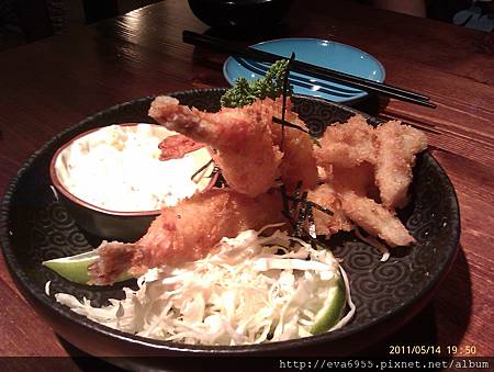 [新北板橋]板橋滝屋和洋食~和好久不見的好友的聚餐(已停業) @雯雯的玩樂地圖